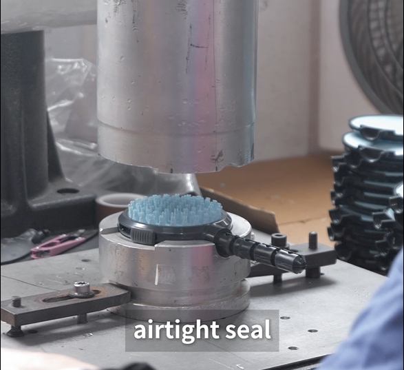 Ensures a perfect, airtight seal